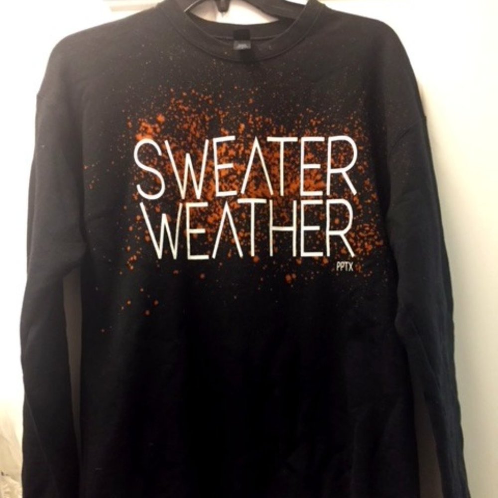 Trendy splatter paint graphic sweatshirt. *SOLD*